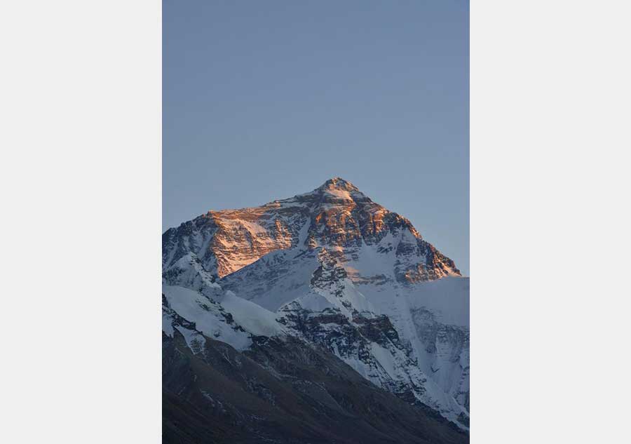 Distant view of Mount Everest in Tibet