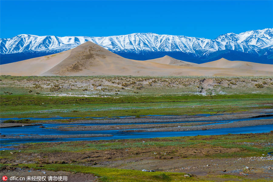 Xinjiang's Barkol grasslands look like a fairyland