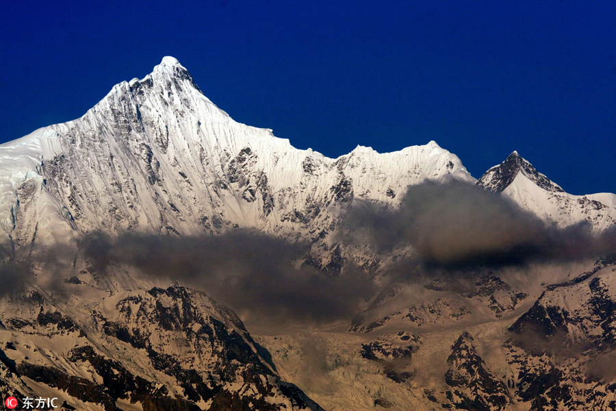 Meili Snow Mountain:Godlike snow mountain in China