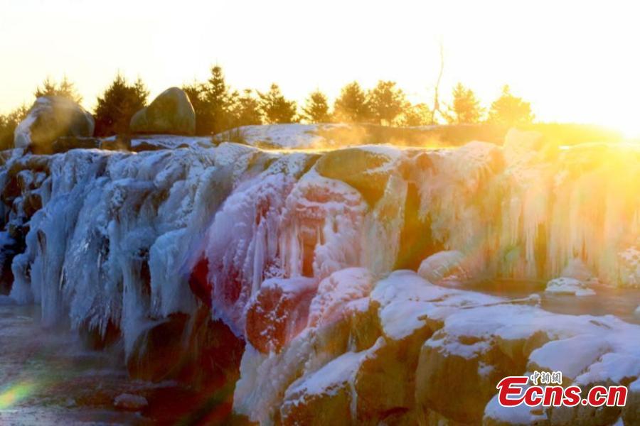 Amazing scenery of ice cascade in China's Gansu