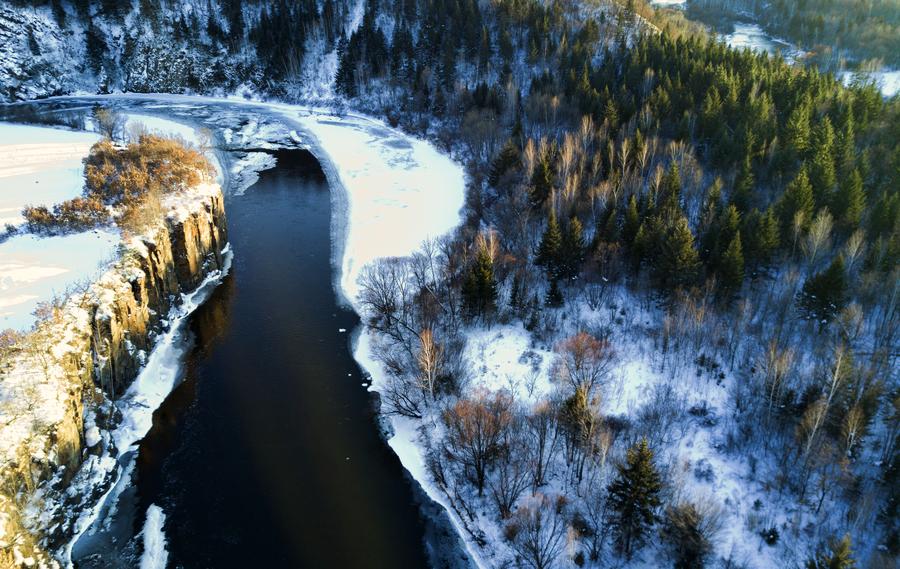 Amazing rime scenery seen at Kurbin River in NE China