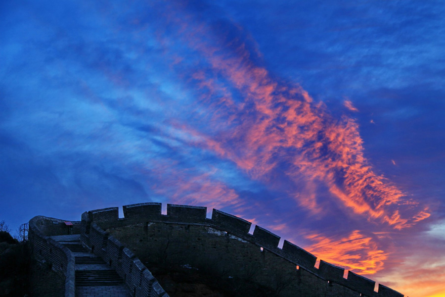 Colorful sunset's glow hits the Great Wall