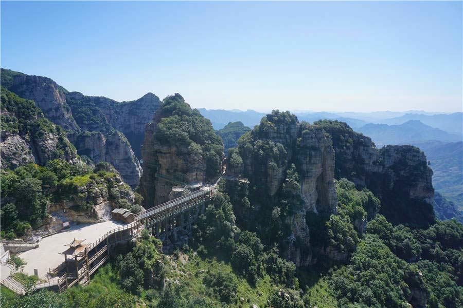 Early autumn scenery at Baishi Mountain