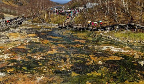 Jilin in autumn: Warm sunshine, bright colors and vibrant scenery