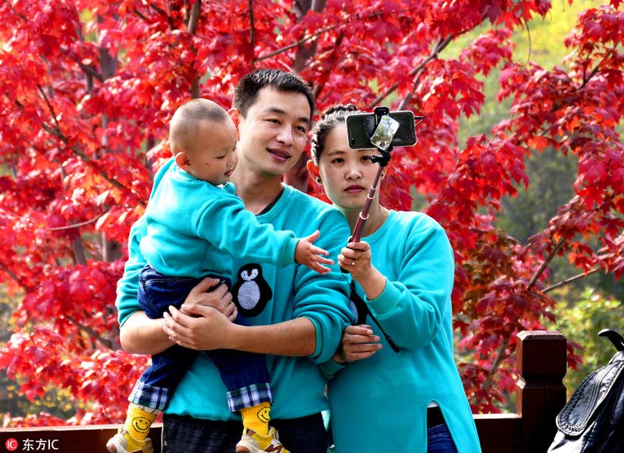 Beijing embraces vibrant colors of autumn