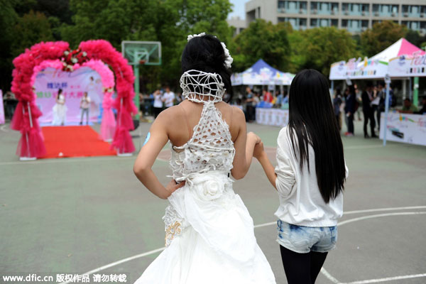 Wedding dress made of tissues