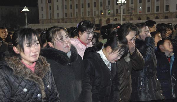 People in Pyongyang mourn death of Kim