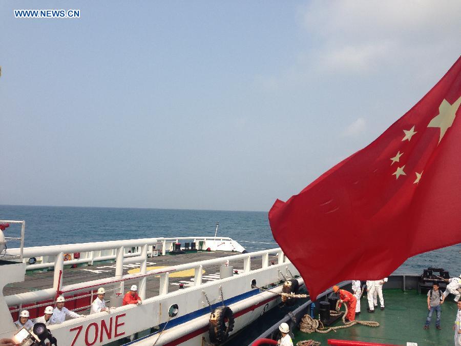 Chinese rescuers on way to salvage mission