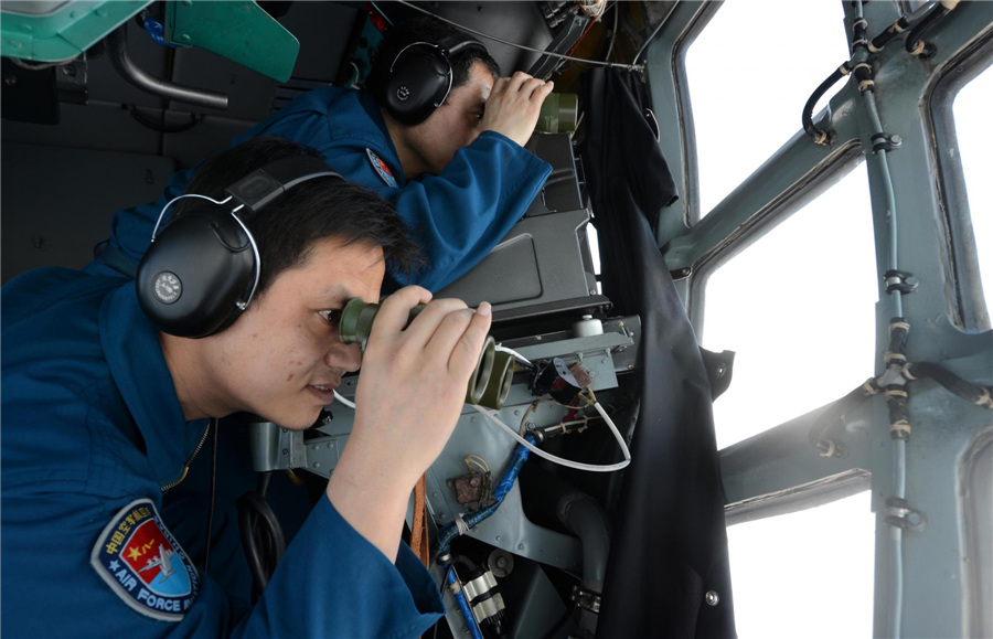 Chinese Air Force searches for missing Malaysian jet