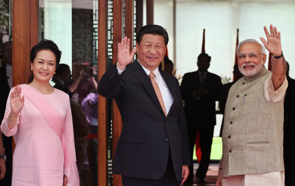 Xi, Modi set formality aside, setting friendly tone for visit