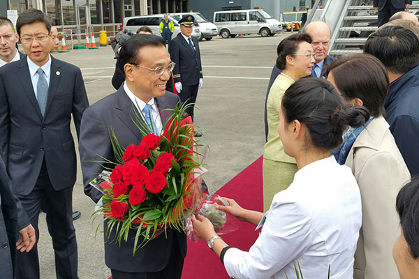 Premier Li arrives for stopover visit to Ireland