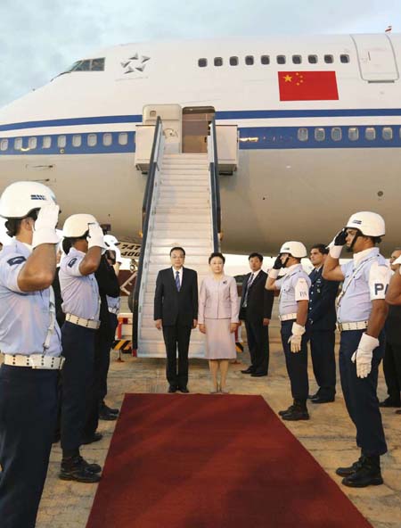 Premier Li arrives in Brazil to start official visit