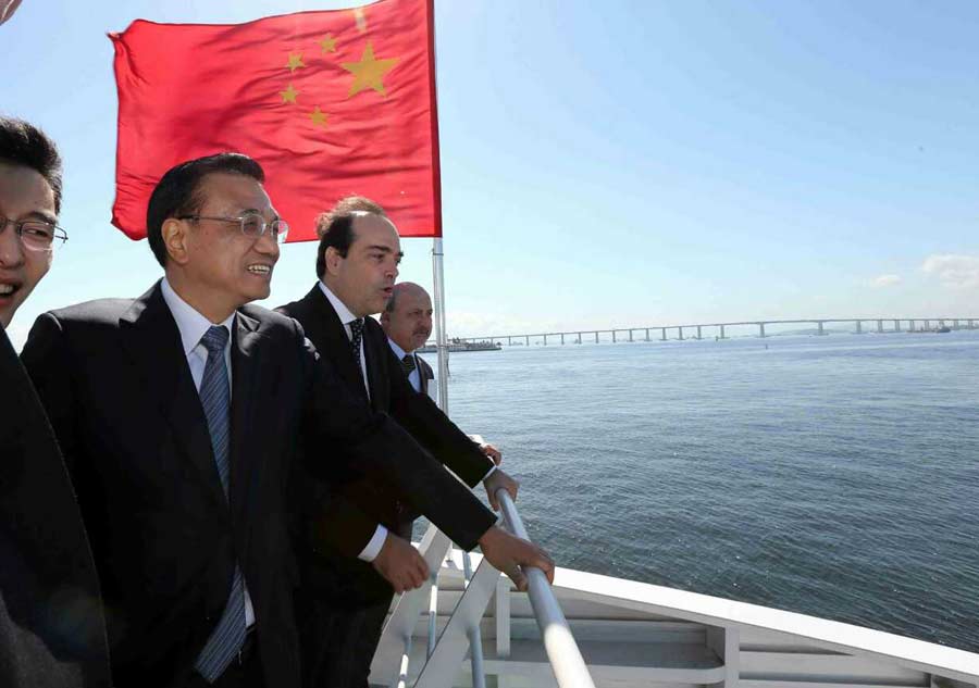 Premier Li meets entrepreneurs on China-made ferry in Rio de Janeiro