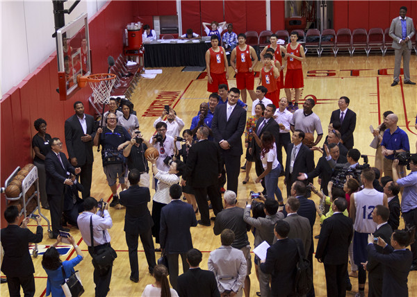 Liu meets Tsinghua Youth team in Houston