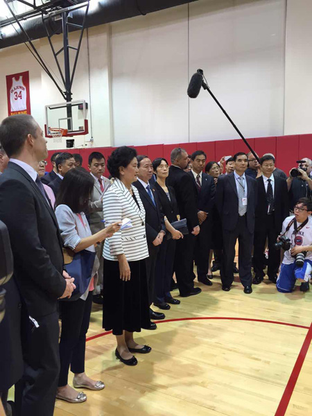 Liu meets Tsinghua Youth team in Houston