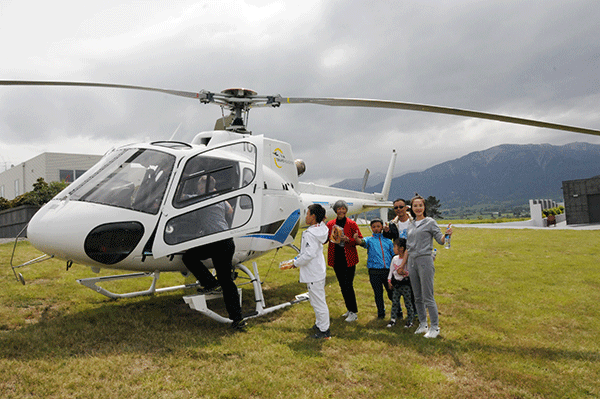 Trapped Chinese tourists safely evacuated from quake-hit area in New Zealand