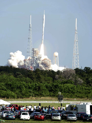 NASA's new moon rocket makes first test flight