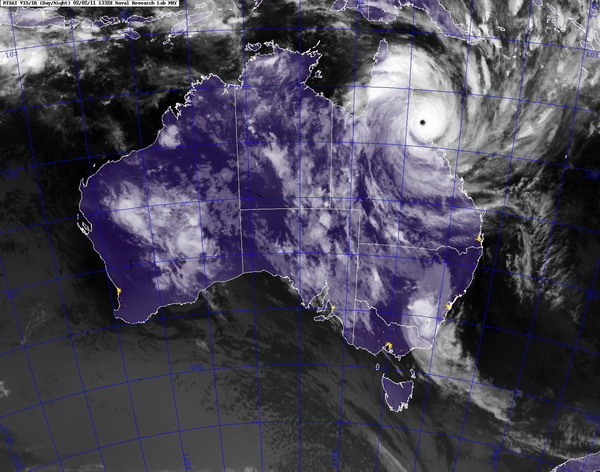 Cyclone damages hundreds of homes, boats in Queensland