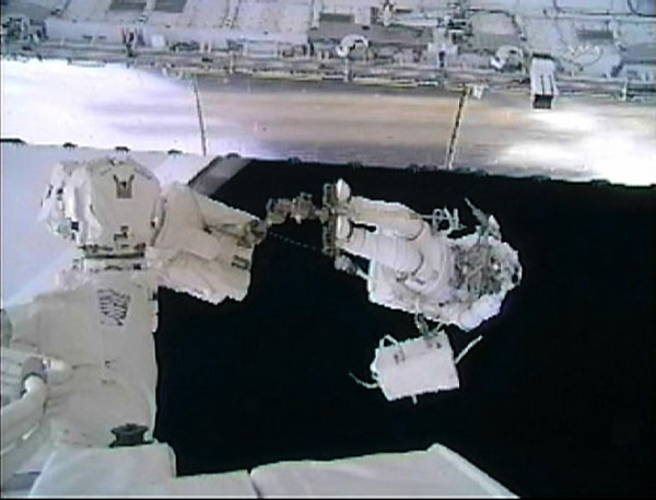 US astronauts venture for 2nd spacewalk