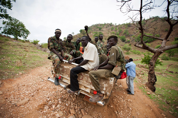 North, south Sudan agree on buffer zone