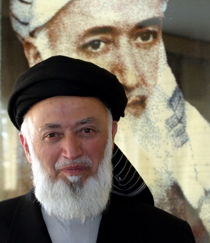 Suicide bomber kills former Afghan president