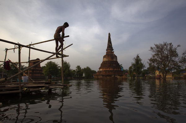 Thailand's flood death toll exceeds 500