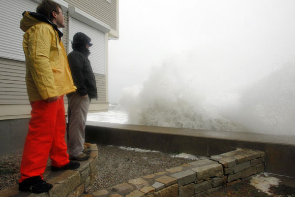 Hurricane Sandy batters US east coast