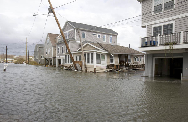 Superstorm Sandy kills 48, millions without power