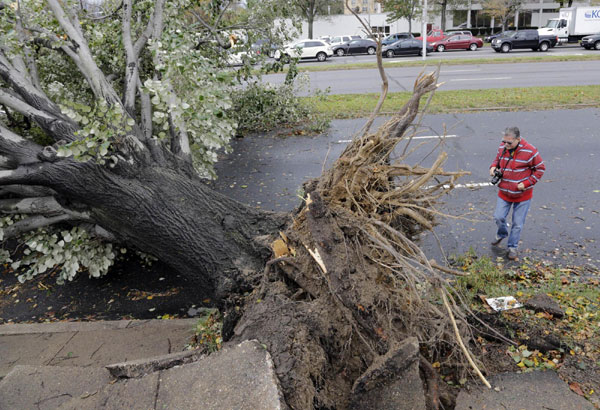 Superstorm Sandy kills 48, millions without power