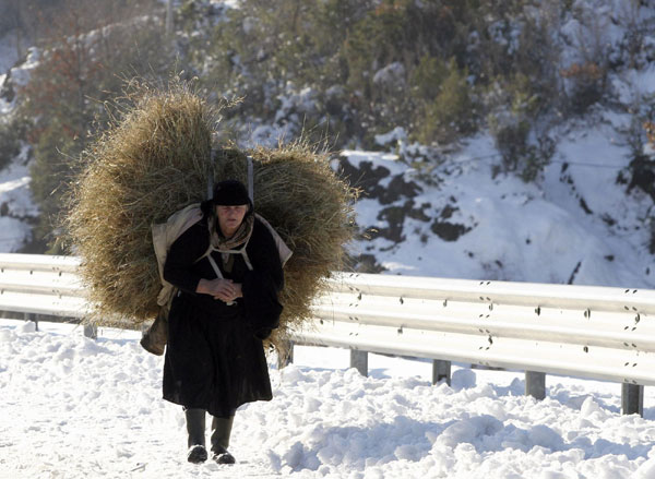 Albanian city covered in heavy snow