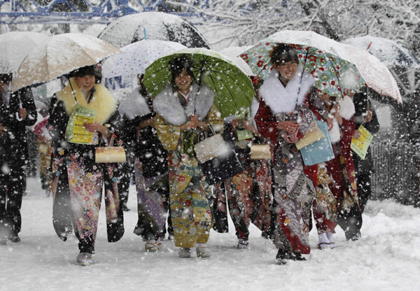 Heavy snow impacts on traffic in eastern Japan