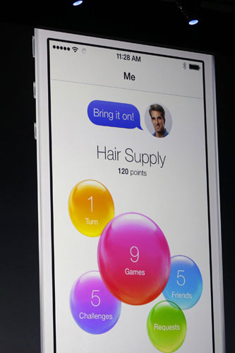 Apple unveils new mobile software platform