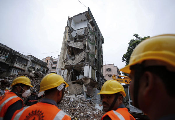 Mumbai building collapse kills 5