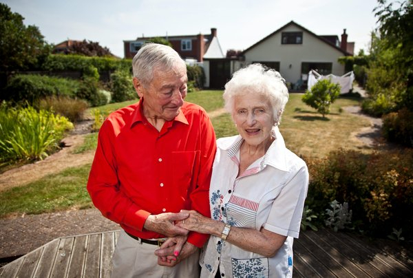 War-separated US couple finally tie knots