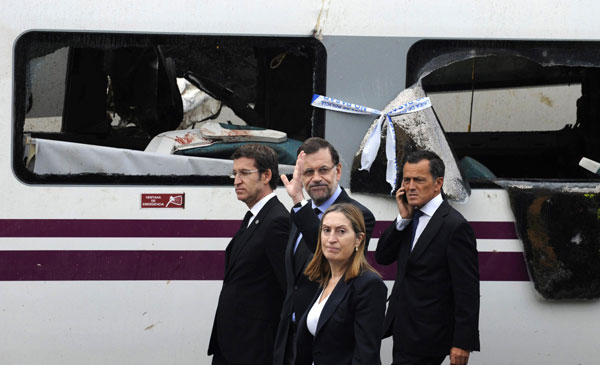 Spain declares 3 days of mourning for train crash