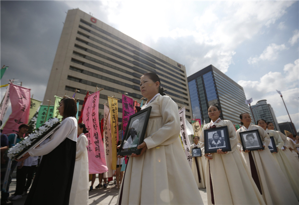 Abe rules out visit to Yasukuni shrine