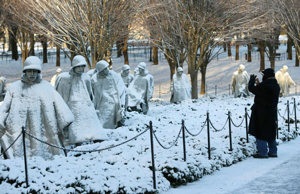 Heavy snow, dangerous cold bite northeastern US