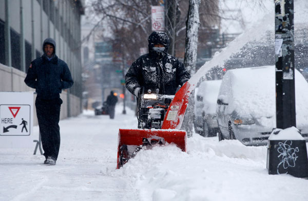 Heavy snow, dangerous cold bite northeastern US