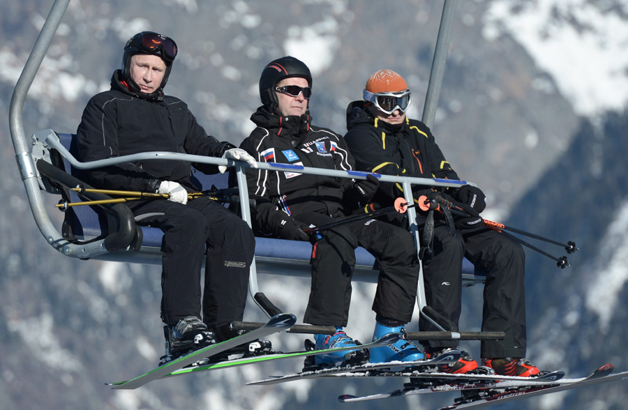 Putin and Medvedev visit ski centre near Sochi