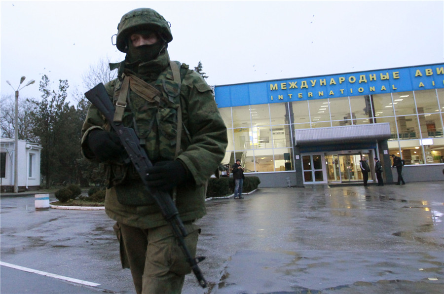 Armed group seizes airport in Ukraine's Crimea