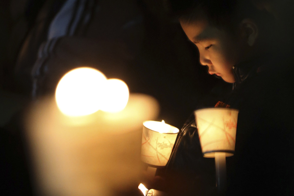 65 dead, 237 missing in S. Korean ferry sinking accident