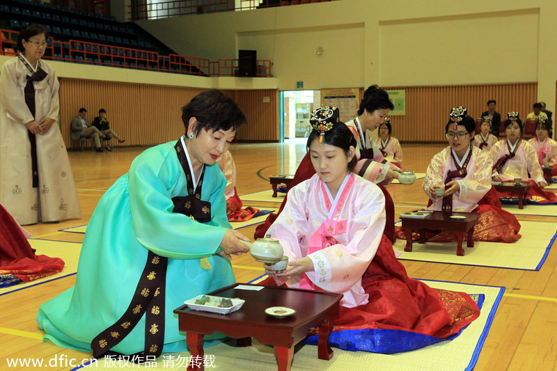 S Korea celebrates coming-of-age ceremony