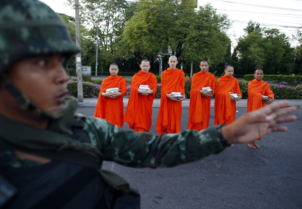 Thai coup leader declares himself as acting PM