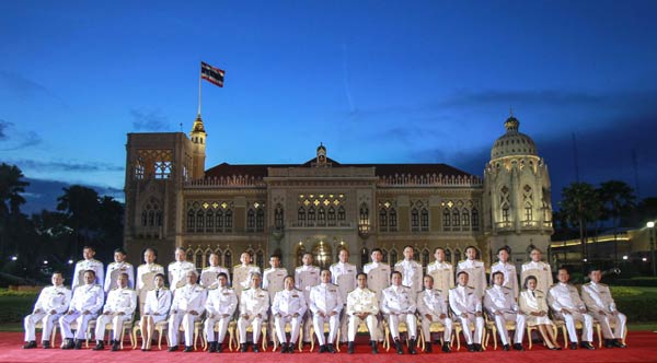 Thailand's interim cabinet sworn in