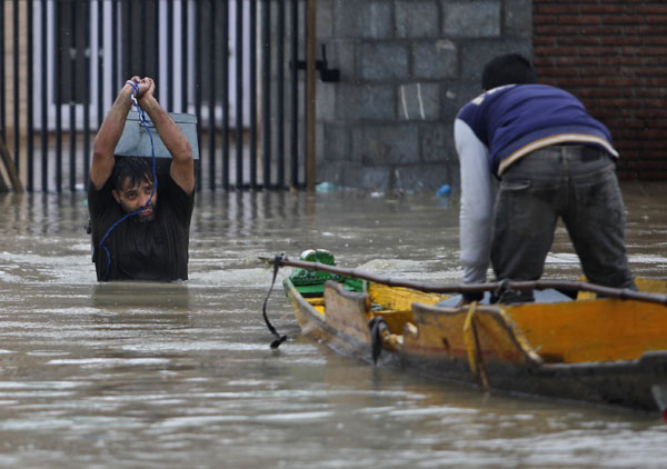 Monsoon rains kill 110 in Pakistan, 108 in India