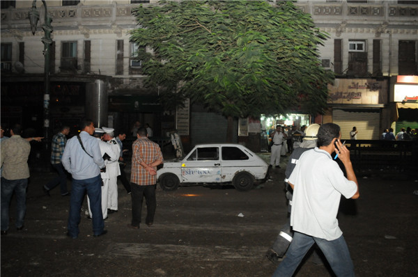 12 injured in explosion in downtown Cairo