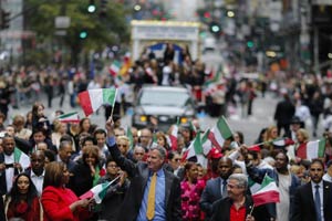 2014 Doo Dah Parade sparkles in California