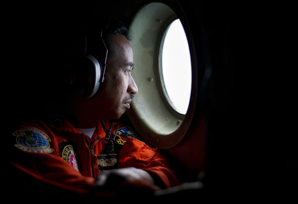 Search area expanded in hunt for AirAsia plane