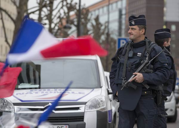 France mobilises 10,000 troops at home after Paris shootings