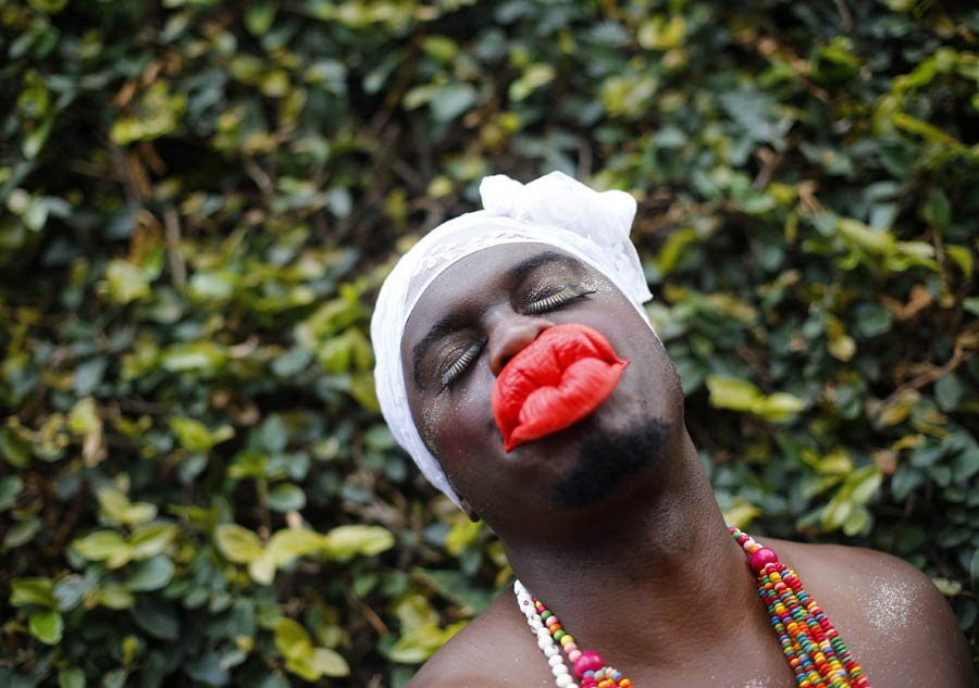 Samba sparkles in Brazil's Carnival season